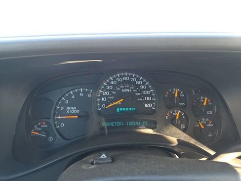 Used 2005 Chevrolet Silverado 2500 LS w/ Skid Plate Package image 21