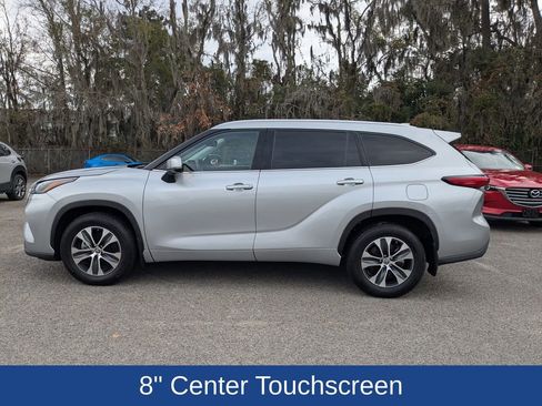 Used 2022 Toyota Highlander XLE image 7