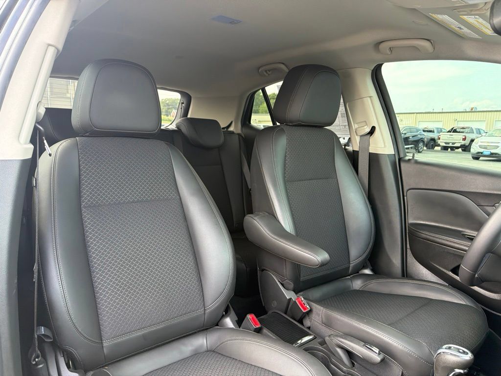 Used 2022 Buick Encore Preferred w/ Safety Package AWD/4WD image 11