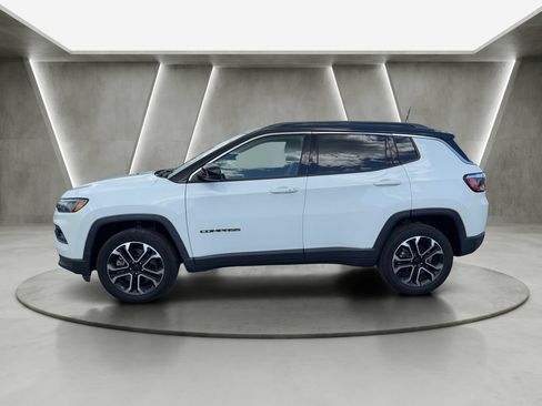 Used 2023 Jeep Compass Limited w/ Sun and Sound Group AWD/4WD image 4