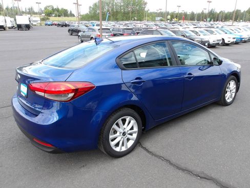 Used 2017 Kia Forte LX w/ LX Popular Package FWD image 5