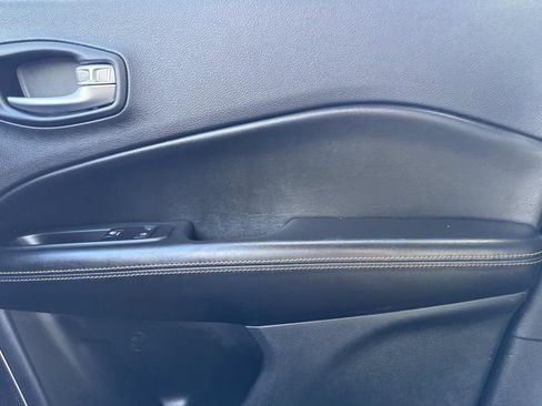 Used 2020 Jeep Compass Limited image 23