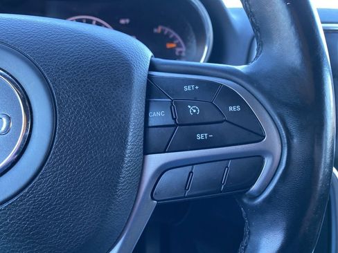 Used 2020 Jeep Grand Cherokee Laredo image 22