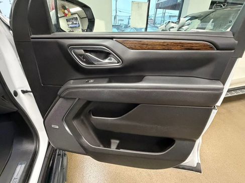 Used 2023 Chevrolet Suburban Premier image 35