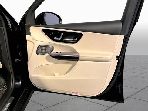 Used 2026 Mercedes-Benz GLC 300 4MATIC image 23