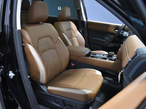 New 2026 Nissan Pathfinder Platinum AWD/4WD image 14