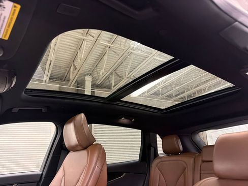 Used 2022 Lincoln Nautilus Reserve w/ Equipment Group 201A FWD image 9