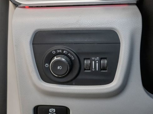 Certified 2021 Jeep Grand Cherokee L Overland w/ Luxury Tech Group IV AWD/4WD image 14