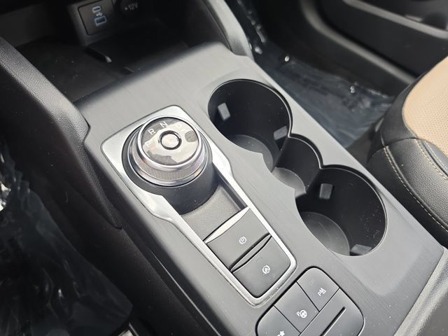 Used 2022 Ford Escape Titanium w/ Titanium Elite Package FWD image 32