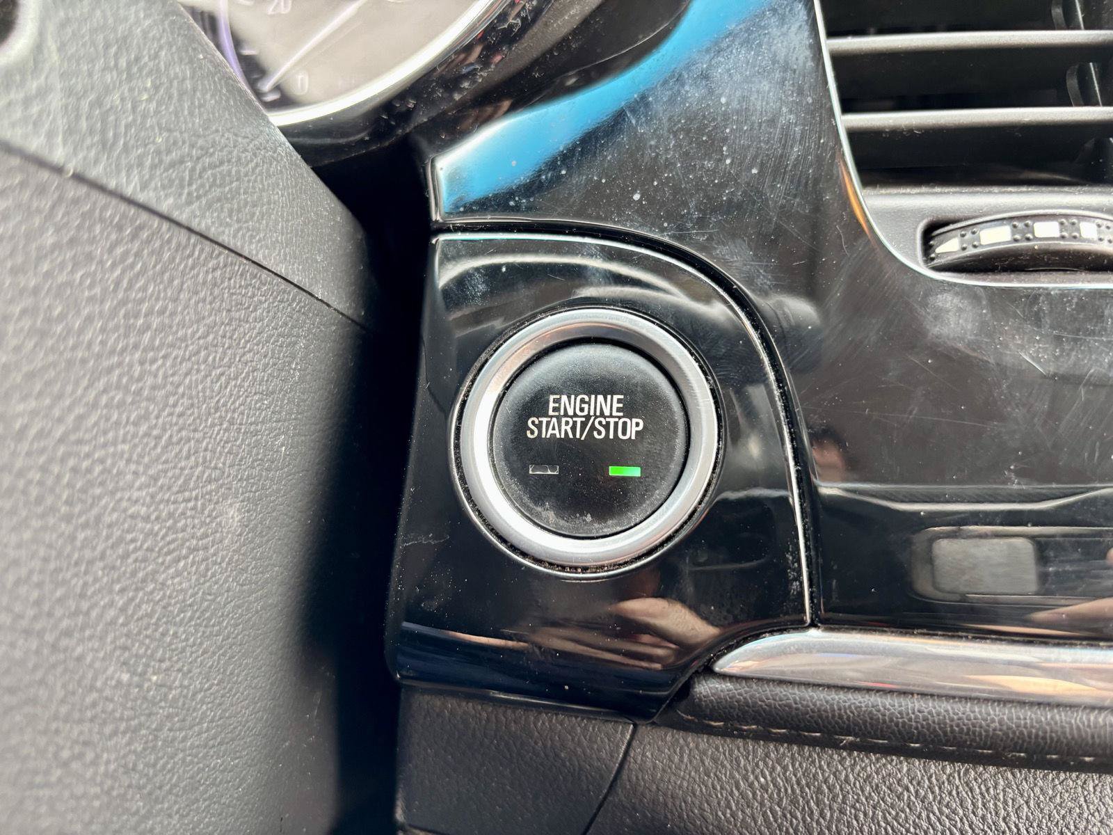 Used 2020 Buick Encore Essence AWD/4WD image 36