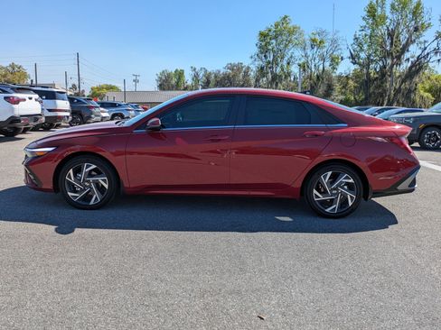 Certified 2025 Hyundai Elantra Limited image 7