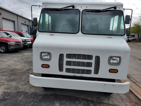 Used 2016 Ford E-350 and Econoline 350 Super Duty w/ A/C Prep Package RWD image 8