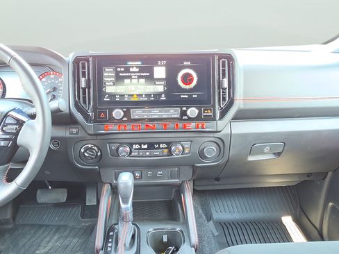 Used 2025 Nissan Frontier PRO-4X w/ Interior Protection Package AWD/4WD image 12