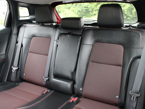 Used 2025 Nissan Kicks SR FWD image 17