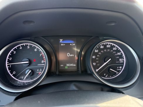 Used 2024 Toyota Camry SE FWD image 4