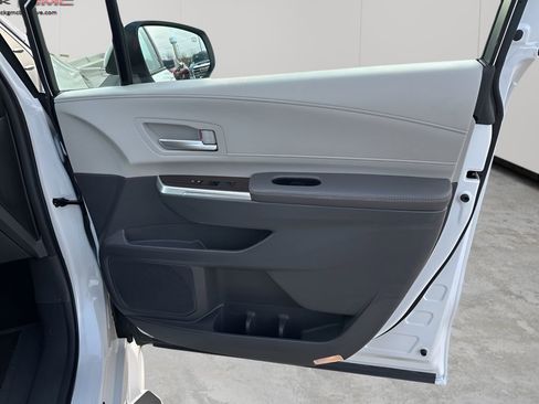 Used 2024 Toyota Sienna XLE w/ XLE Plus Package image 24