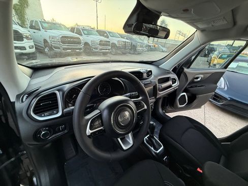 Used 2021 Jeep Renegade Sport image 21