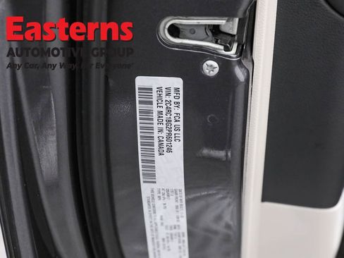 Used 2023 Chrysler Pacifica Touring-L FWD image 38