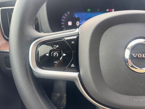 Certified 2023 Volvo XC60 B5 Plus AWD/4WD image 16