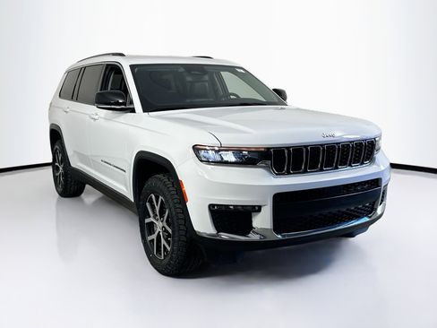 Used 2023 Jeep Grand Cherokee L Limited image 3