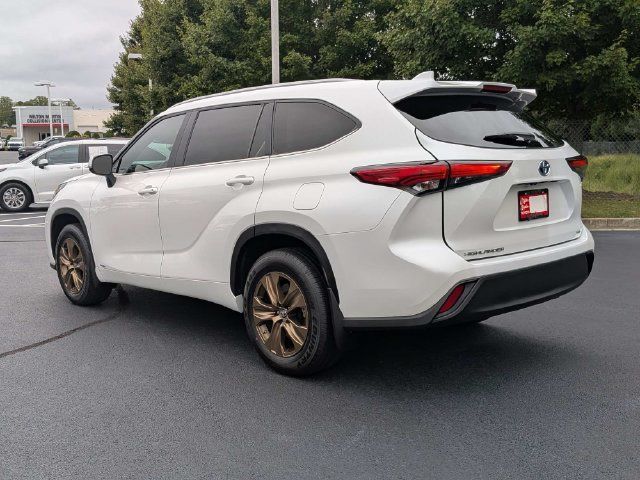 Used 2023 Toyota Highlander Bronze Edition AWD/4WD image 4