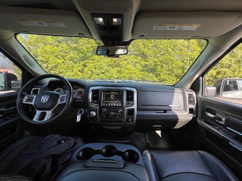 Used 2017 RAM 1500 Laramie image 29