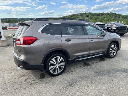Certified 2022 Subaru Ascent Limited w/ Technology Package AWD/4WD image 4