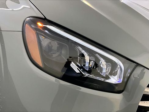 New 2026 Mercedes-Benz GLS 450 4MATIC image 16