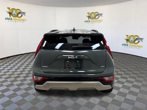 Certified 2023 Kia Niro EX Touring image 9