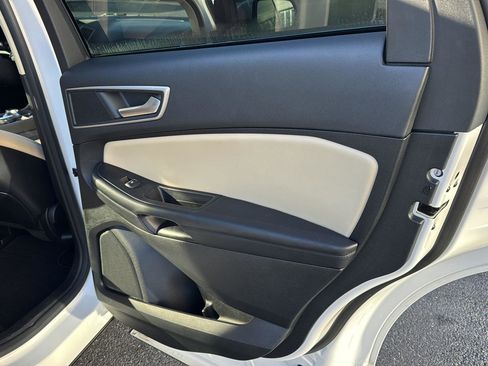 Used 2022 Ford Edge SEL w/ Convenience Package image 13