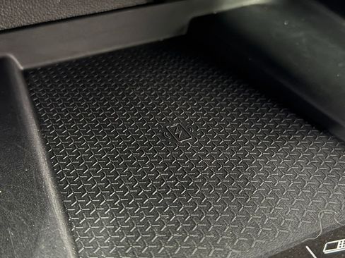 Used 2024 Chevrolet Traverse RS w/ LPO, Floor Liner Package image 38