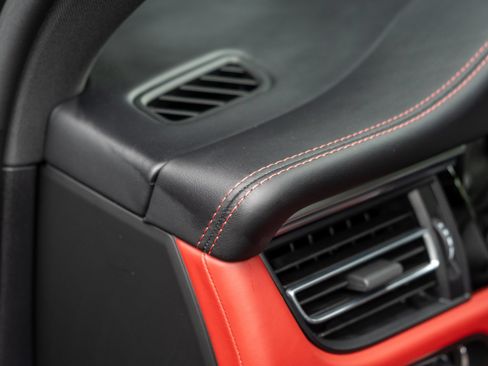 Certified 2024 Porsche Macan S AWD/4WD image 47