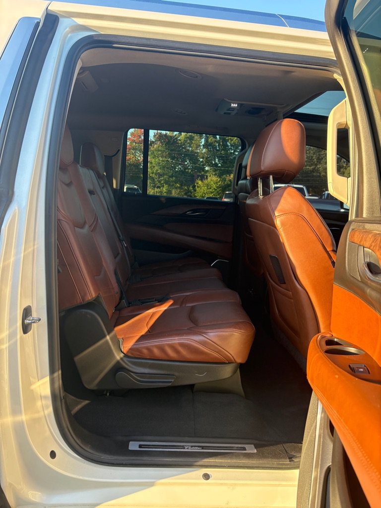 Used 2015 Cadillac Escalade ESV Premium AWD/4WD image 13