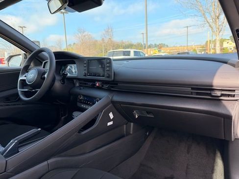 New 2026 Hyundai Elantra Sport FWD image 32