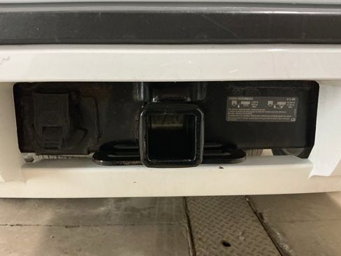 Used 2019 Chevrolet Suburban LT image 9