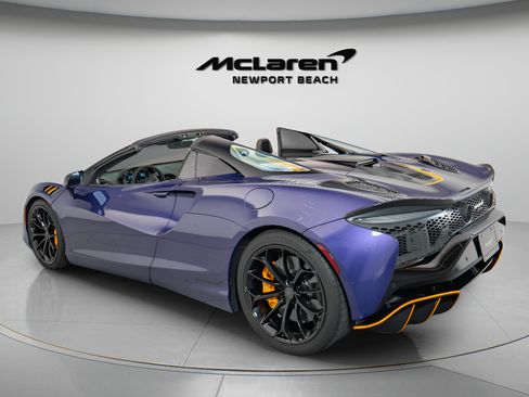 Used 2025 McLaren Artura Spider RWD image 21