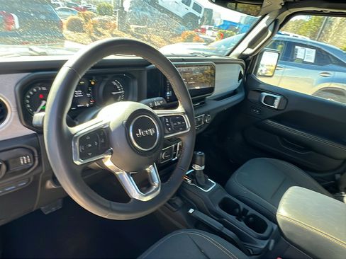 Used 2024 Jeep Wrangler Sahara w/ Technology Group image 24