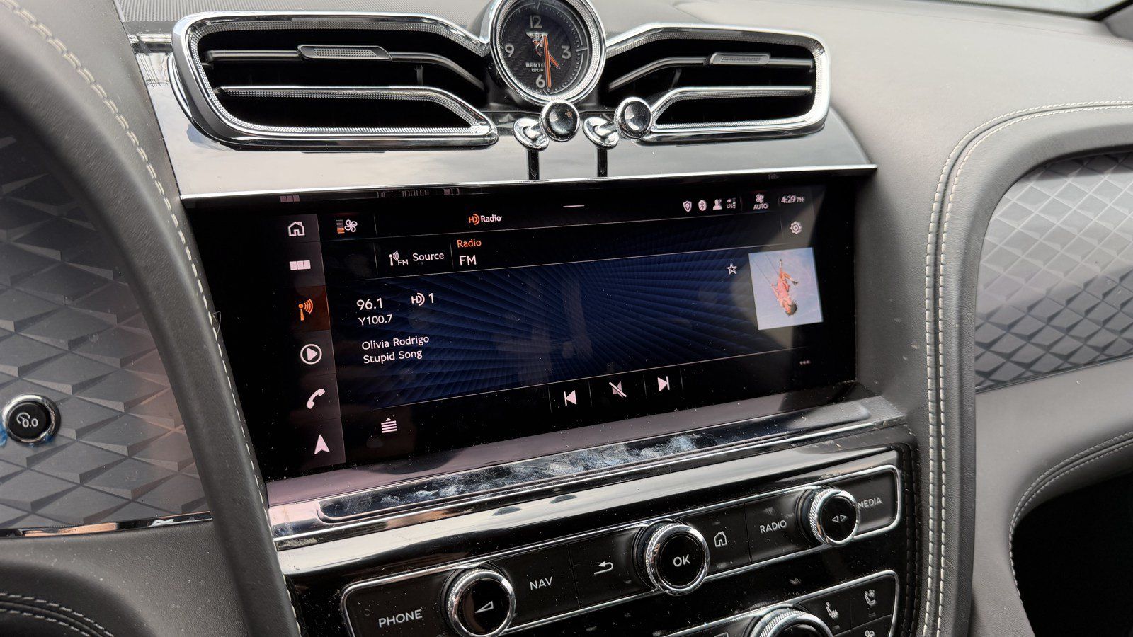 Certified 2022 Bentley Bentayga Speed AWD/4WD image 20