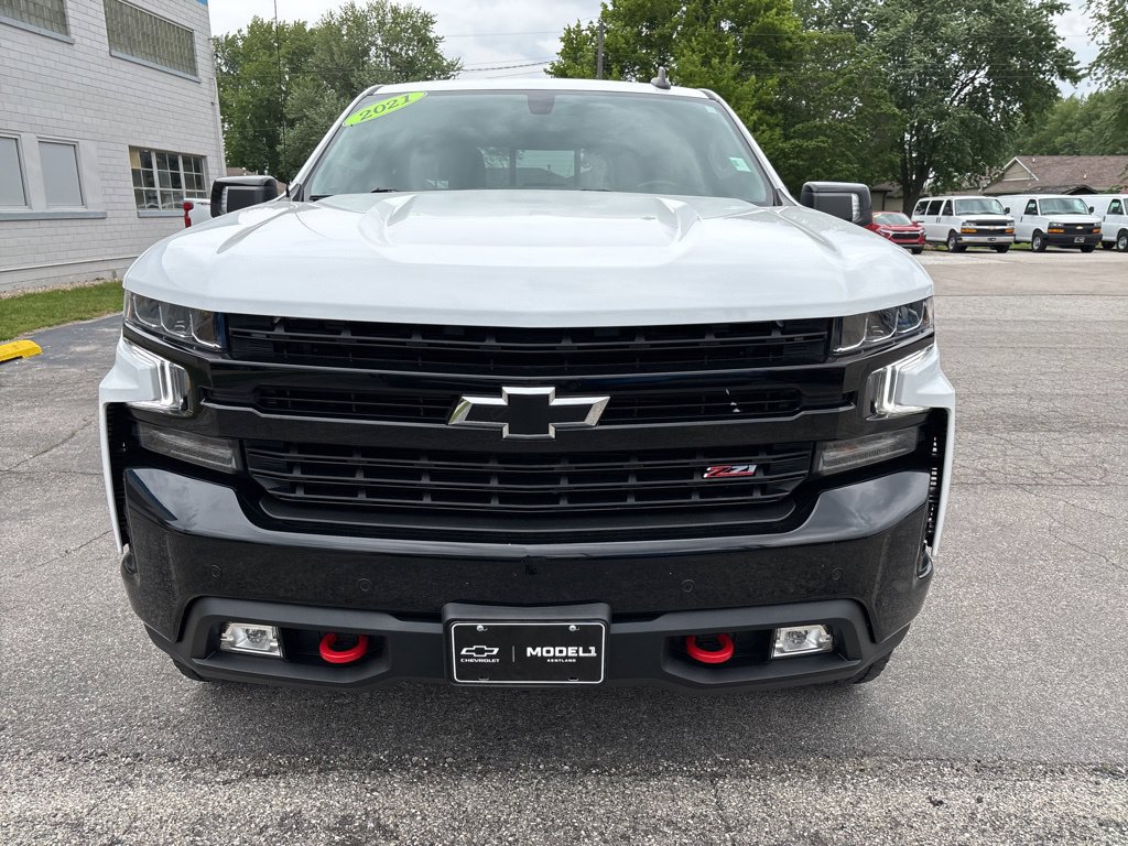 Used 2021 Chevrolet Silverado 1500 LT Trail Boss w/ Convenience Package II AWD/4WD image 2