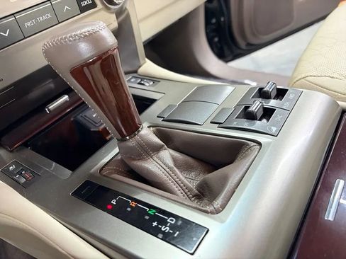 Used 2019 Lexus GX 460 Premium w/ Premium Package AWD/4WD image 27