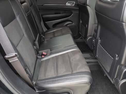 Used 2020 Jeep Grand Cherokee Altitude image 27