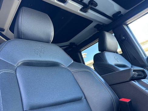New 2025 Ford Bronco Badlands image 16