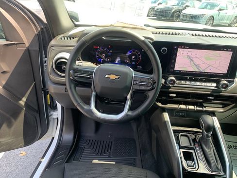 Used 2024 Chevrolet Colorado LT w/ LT Convenience Package RWD image 21
