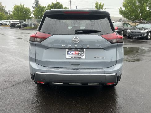 Used 2025 Nissan Rogue SL AWD/4WD image 4