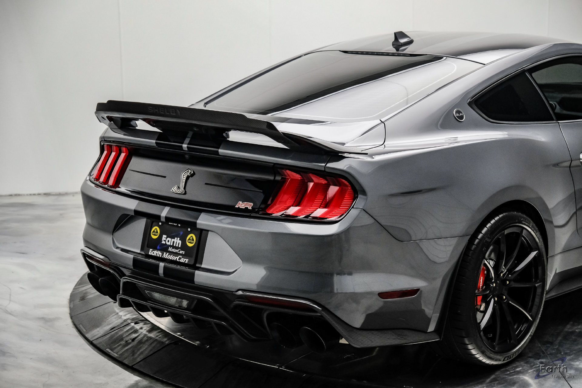 Used 2021 Ford Mustang Shelby GT500 w/ Technology Package RWD image 21
