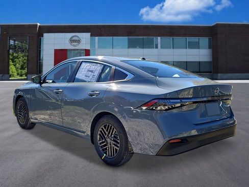 New 2026 Nissan Sentra SV w/ SV Convenience Package FWD image 3