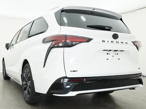 New 2026 Toyota Sienna XSE FWD image 28