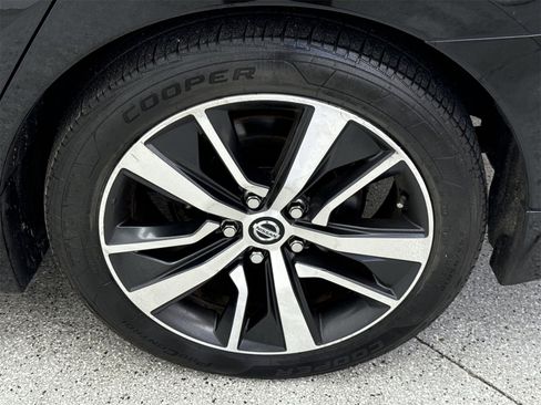 Used 2021 Nissan Maxima SR w/ Sport Mat Group image 49