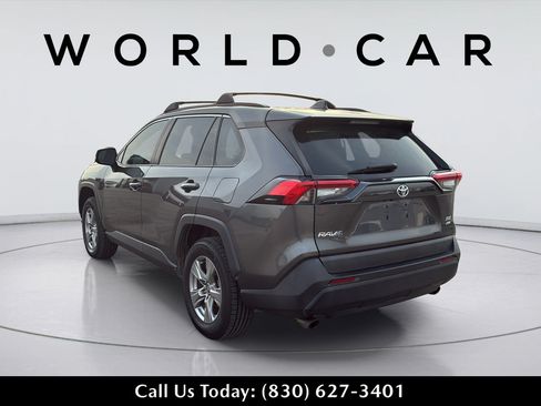 Used 2022 Toyota RAV4 XLE AWD/4WD image 8