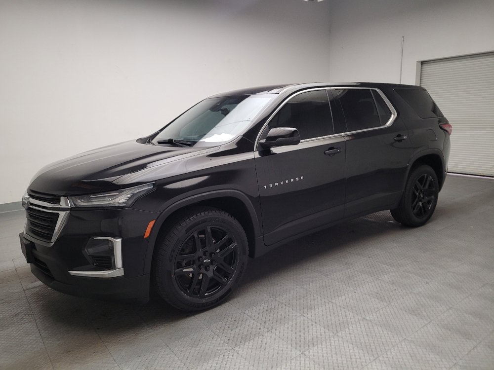Used 2022 Chevrolet Traverse LS FWD image 2
